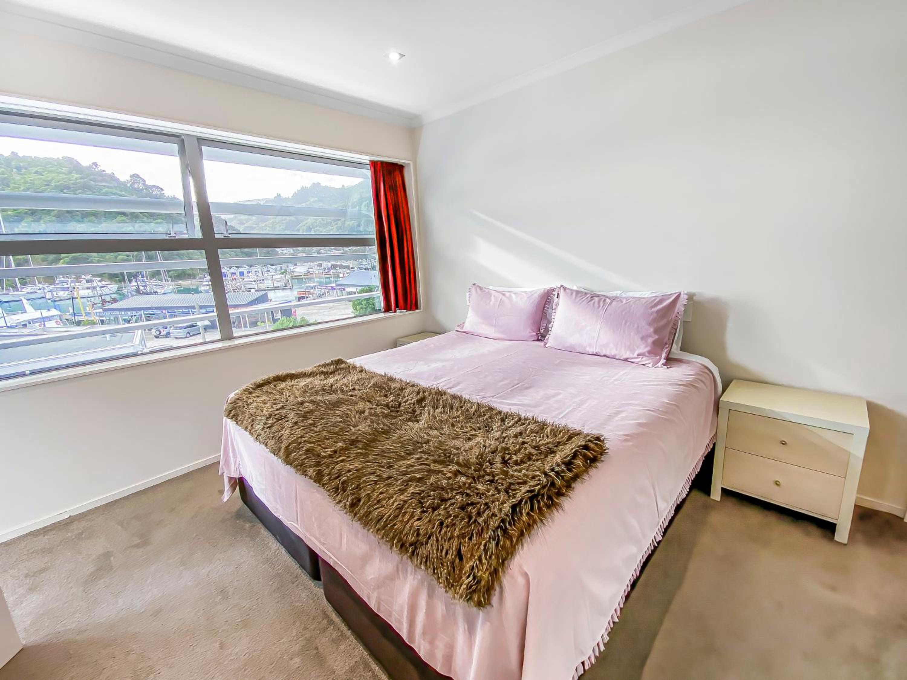 Oxleys 303 Two Bedroom Oxley Apartment