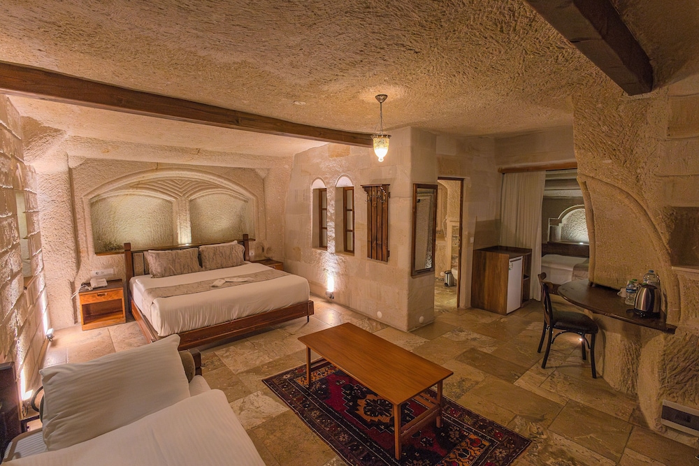 Family Room, Courtyard Area photo 1