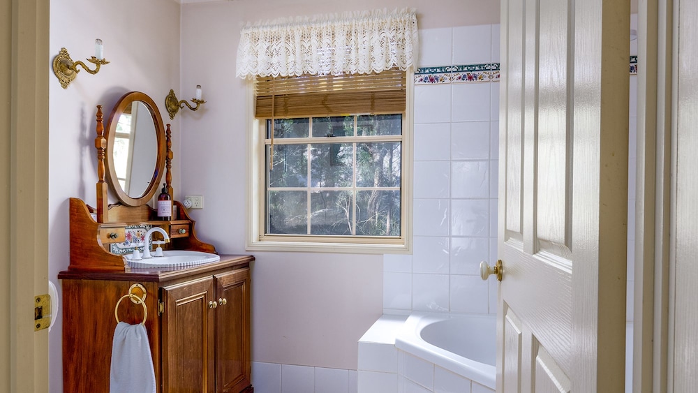 Cottage, 1 Bedroom, Non Smoking (Spa Bath) photo 3