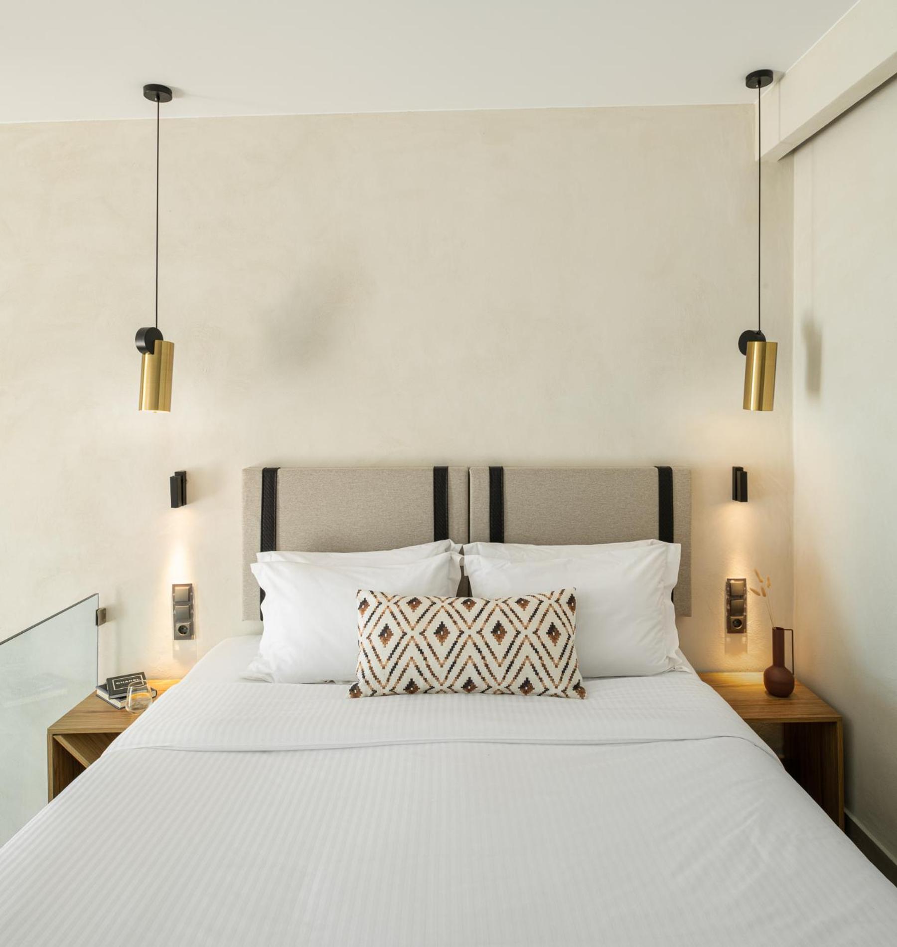Queen Suite with Sea View - Photo 14