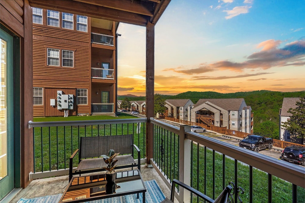 Condo, Multiple Beds, Balcony, Mountain View (Always 80 and Sunny)