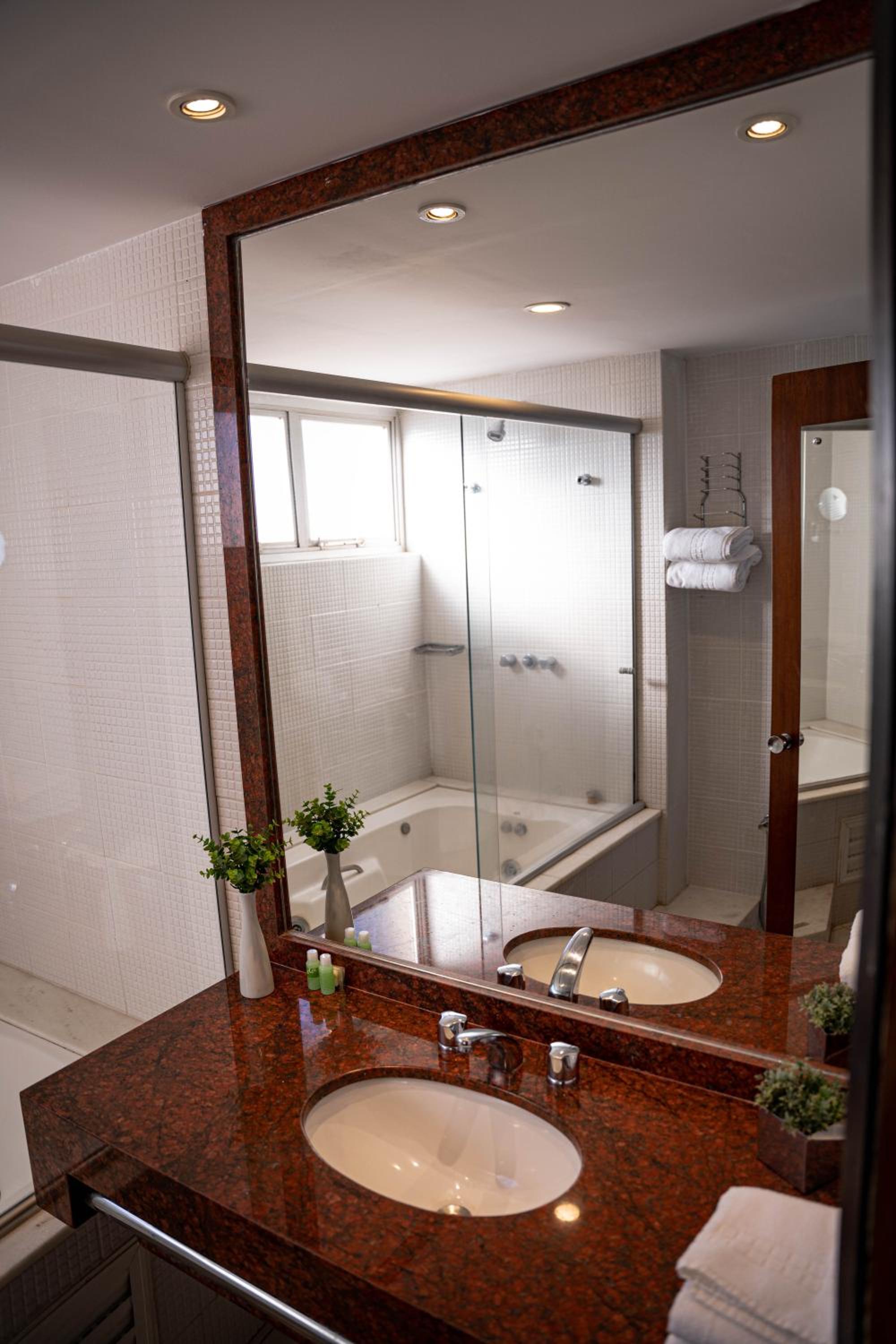 Queen Room with Spa Bath photo 3
