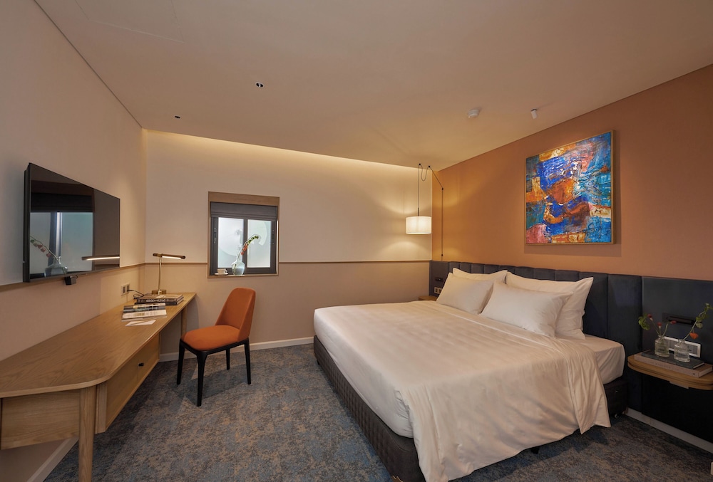 Superior Room, No Windows photo 2