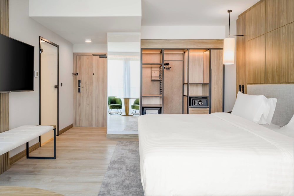 Standard Room, 1 Double Bed, Balcony - Photo 1