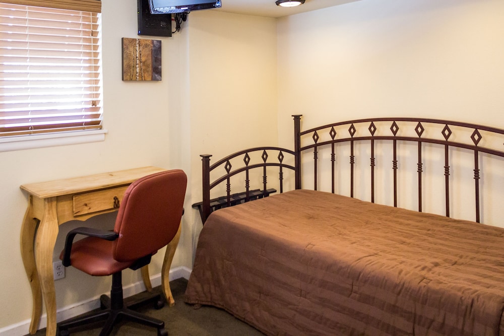2 Bedroom Suite with Jetted Tub photo 2
