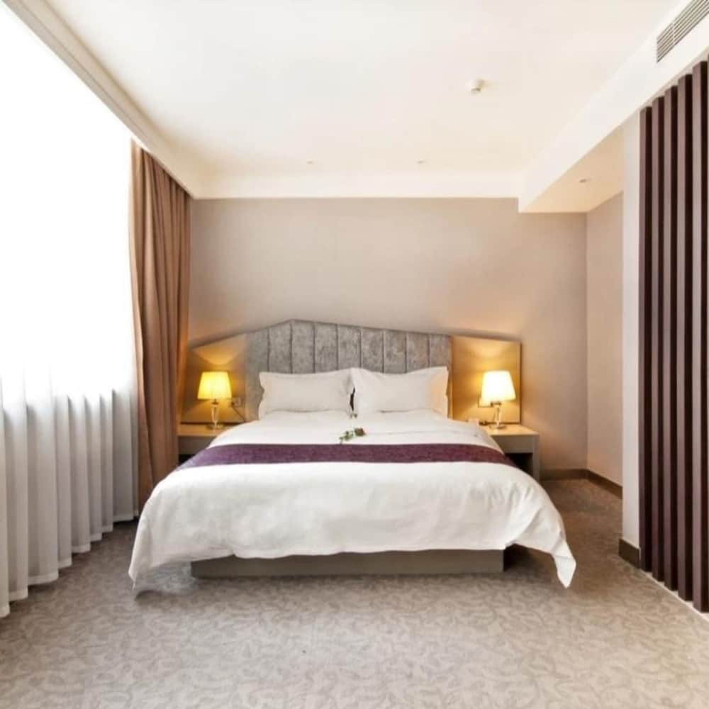 Business Suite (Mainland Chinese Citizen Only)