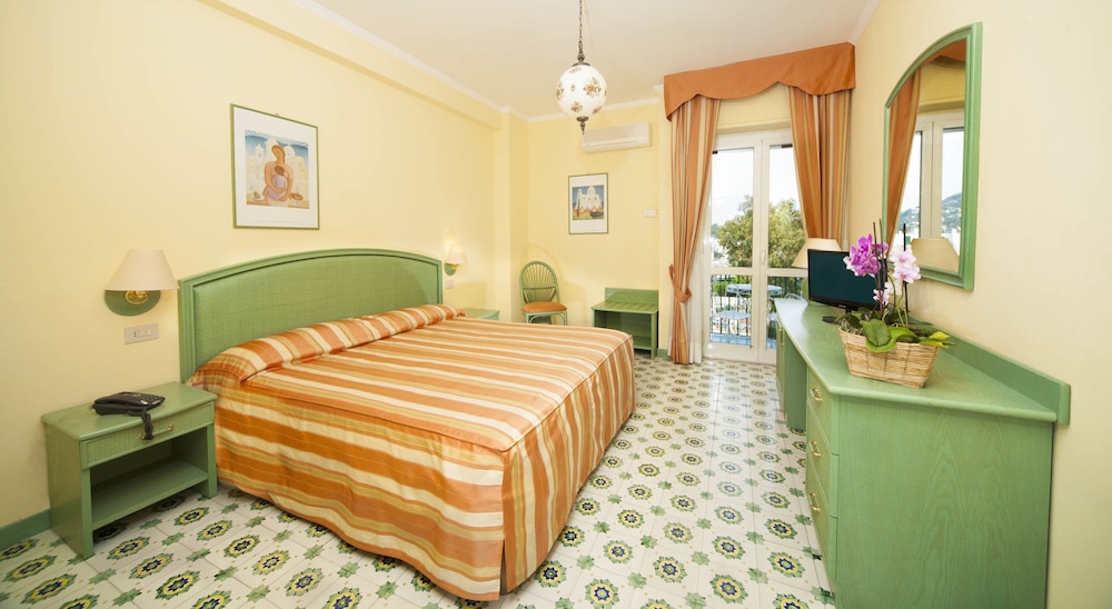 Classic Double Room, Balcony