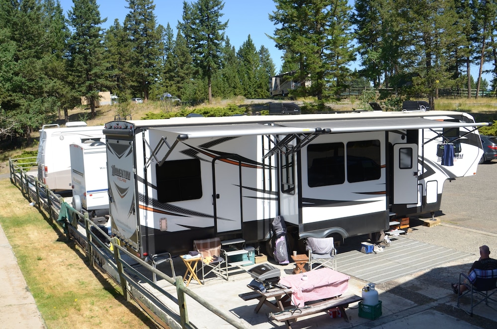 Full Hook-up Campsite photo 1
