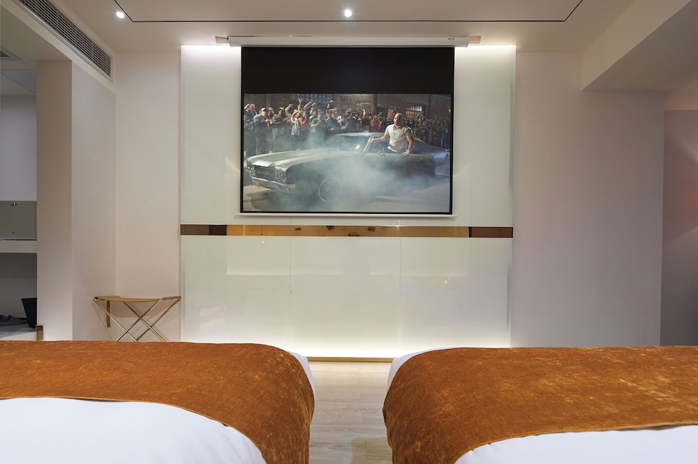 Comfort Twin Room, City View photo 2