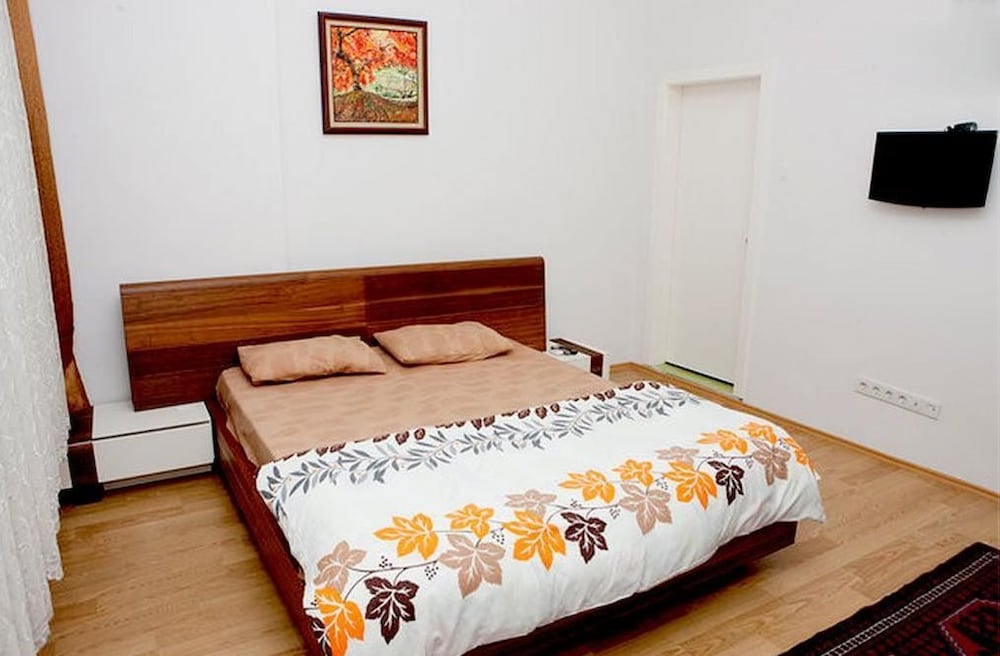 Economy Double Room photo 3