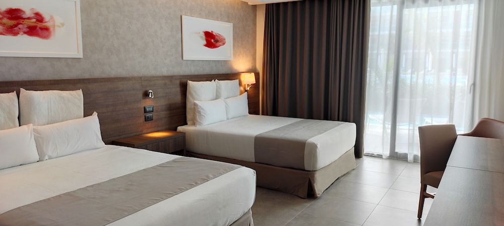 Luxury Room, Garden View - Photo 3