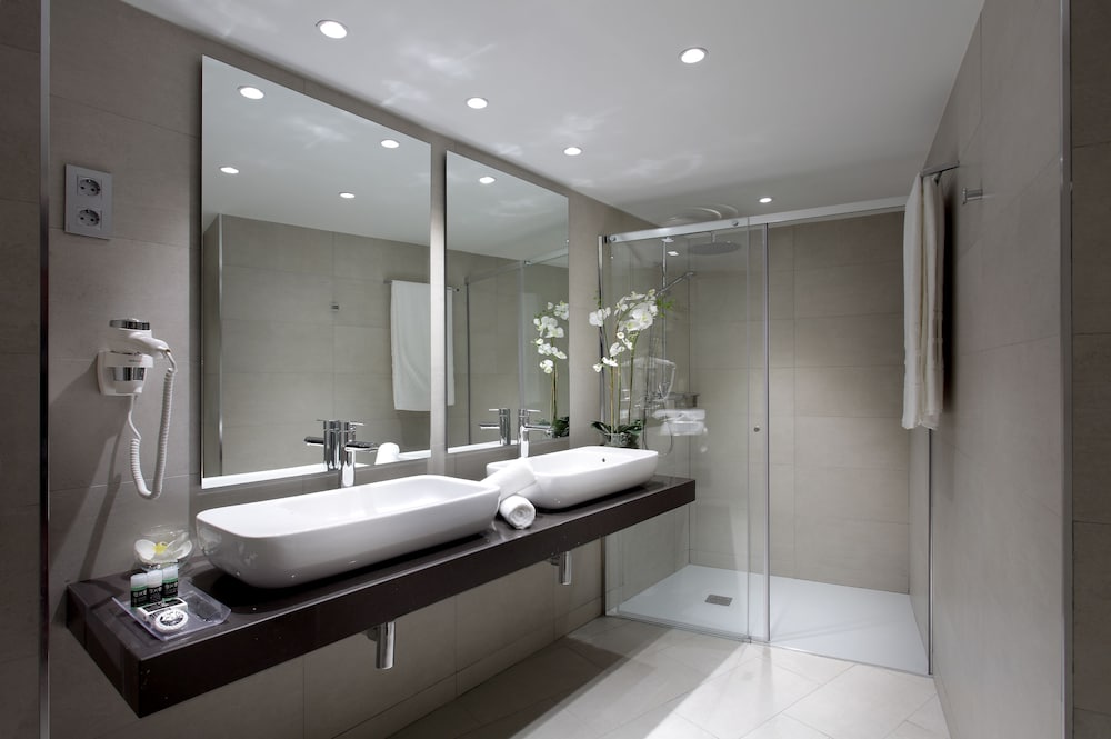 Double Room - Photo 10