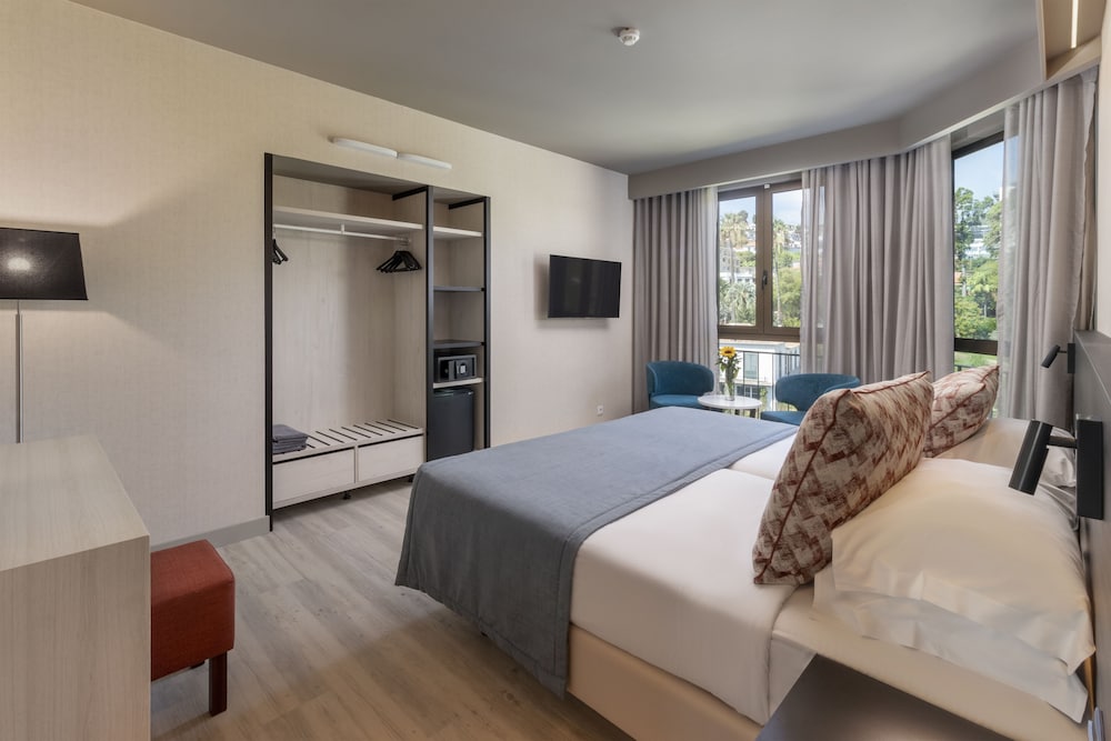 Single Room, Garden View