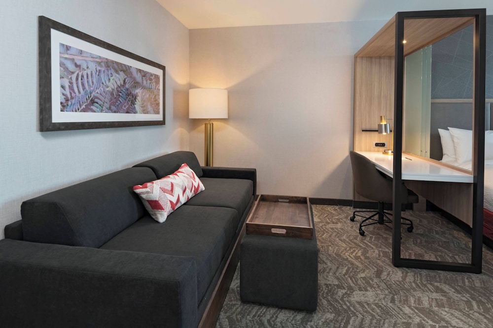 Suite, 2 Queen Beds - Photo 1