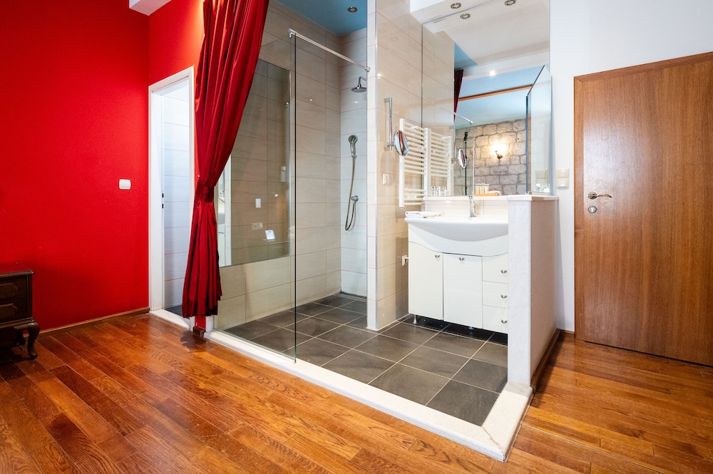 Triple Room - Photo 16