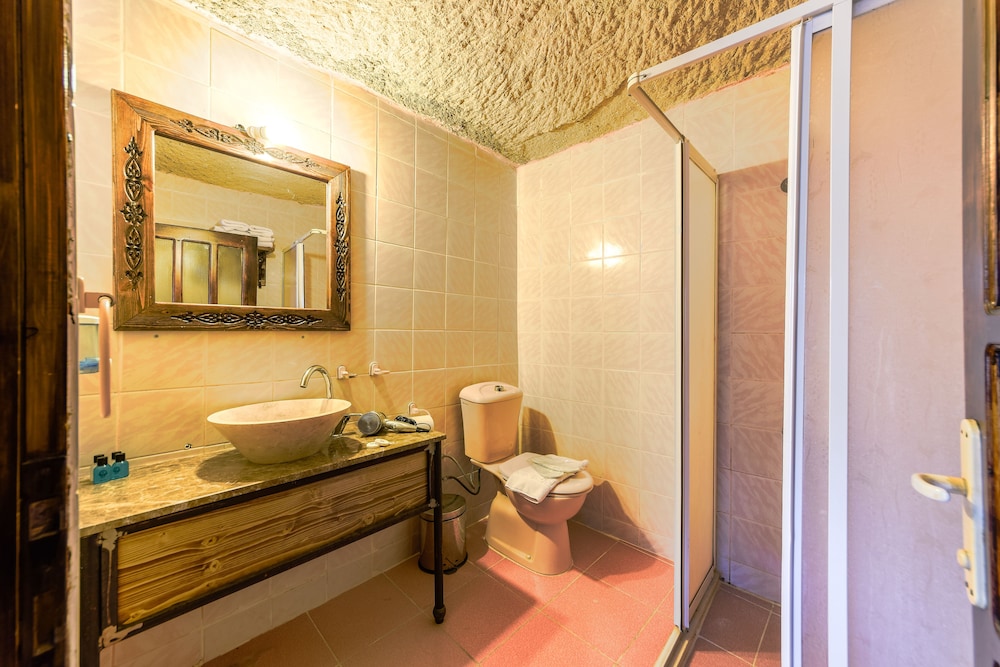 Economy Double Room (104) photo 2