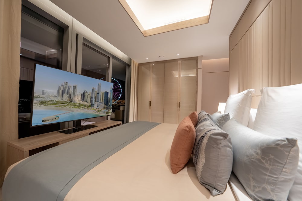 3 BED | Skyline Suite w/Pool photo 2