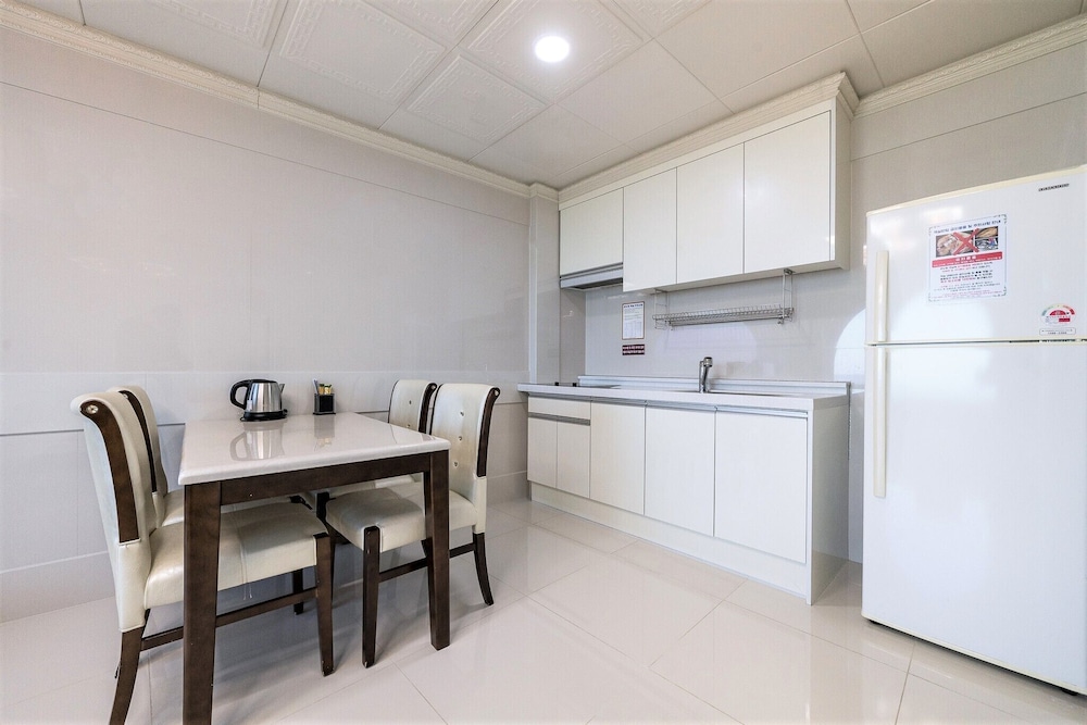 Sky Condo (Ocean View) - Photo 3