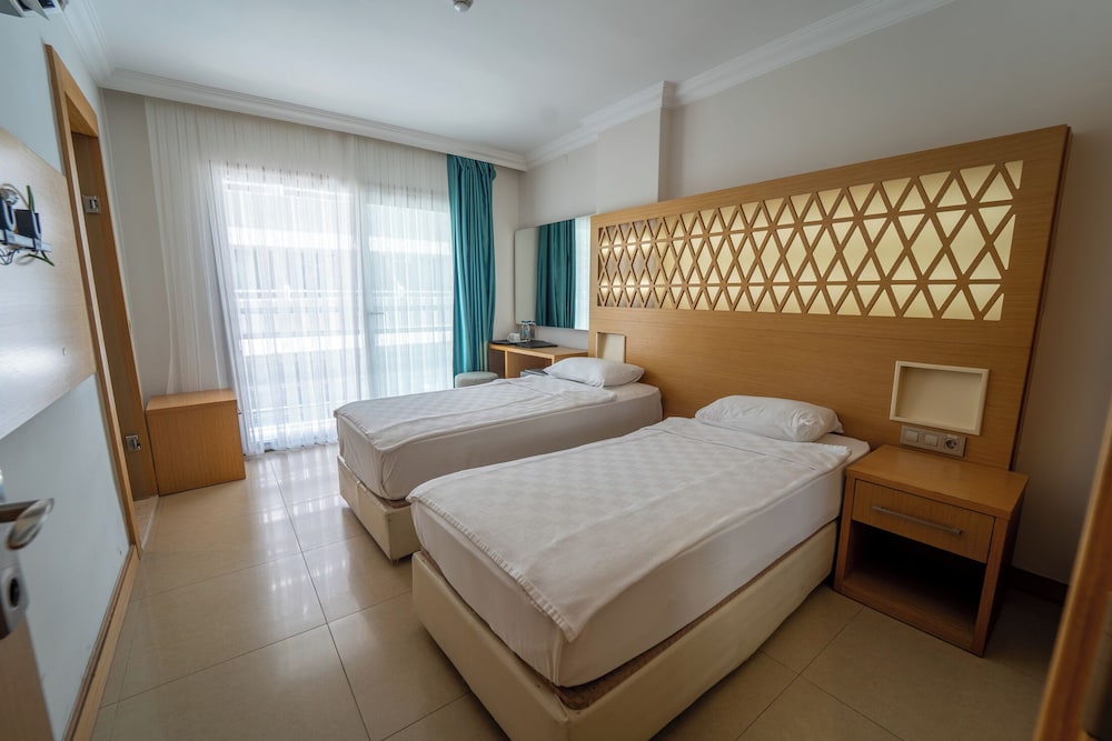 Basic Twin Room