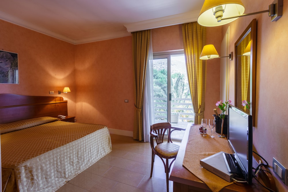 Superior Double or Twin Room photo 2