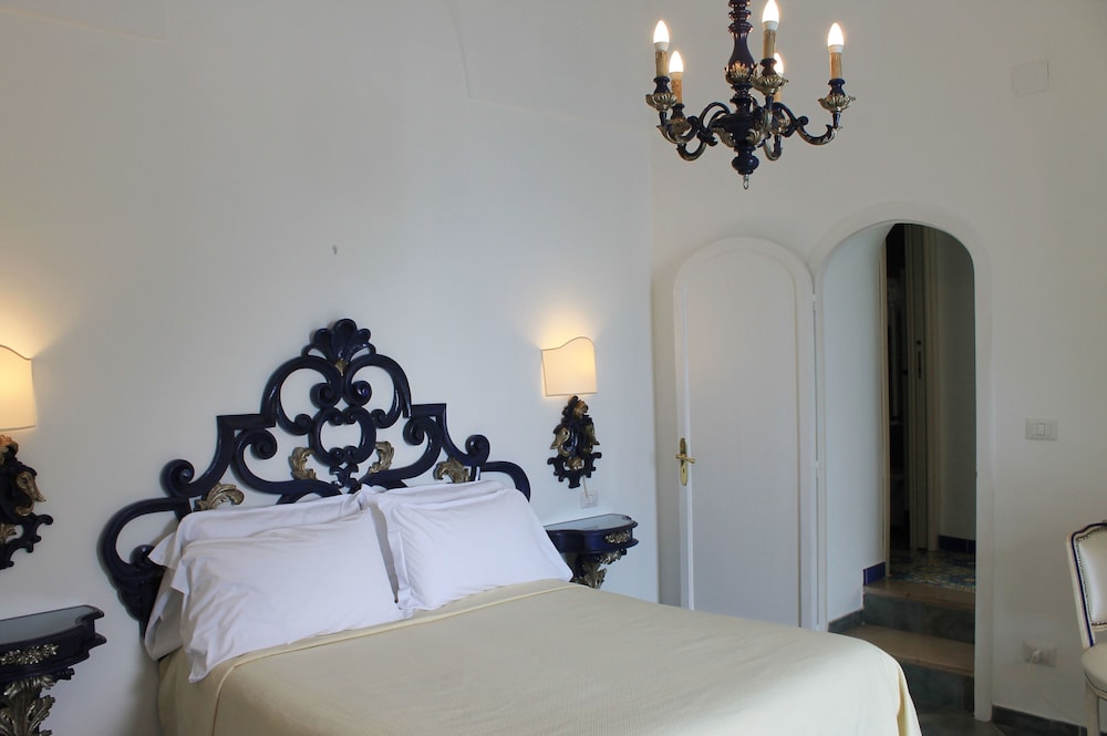 Apartment, 3 Bedrooms, Sea View photo 1