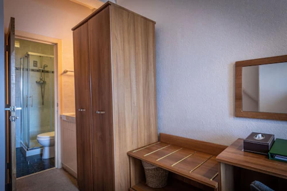 Single Room photo 3