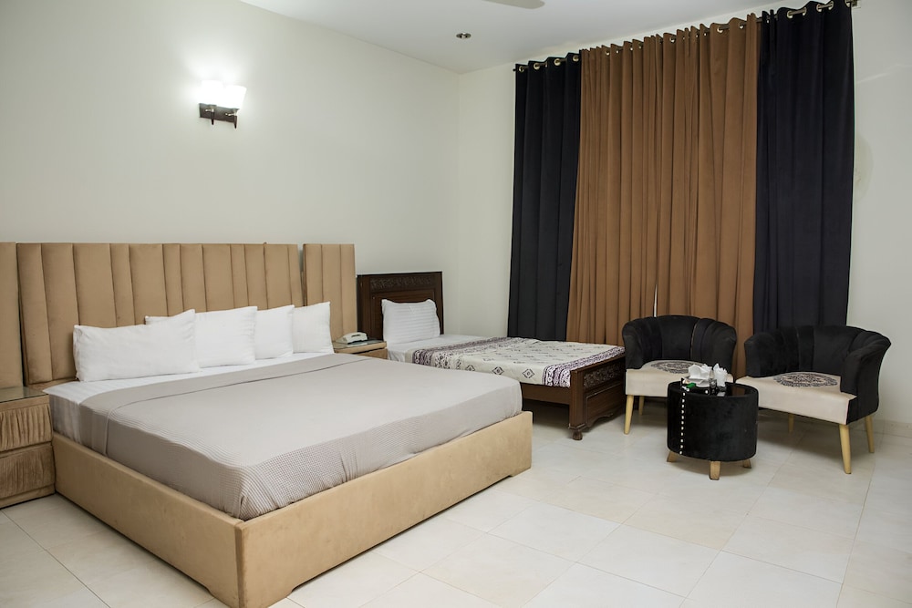 Deluxe Triple Room