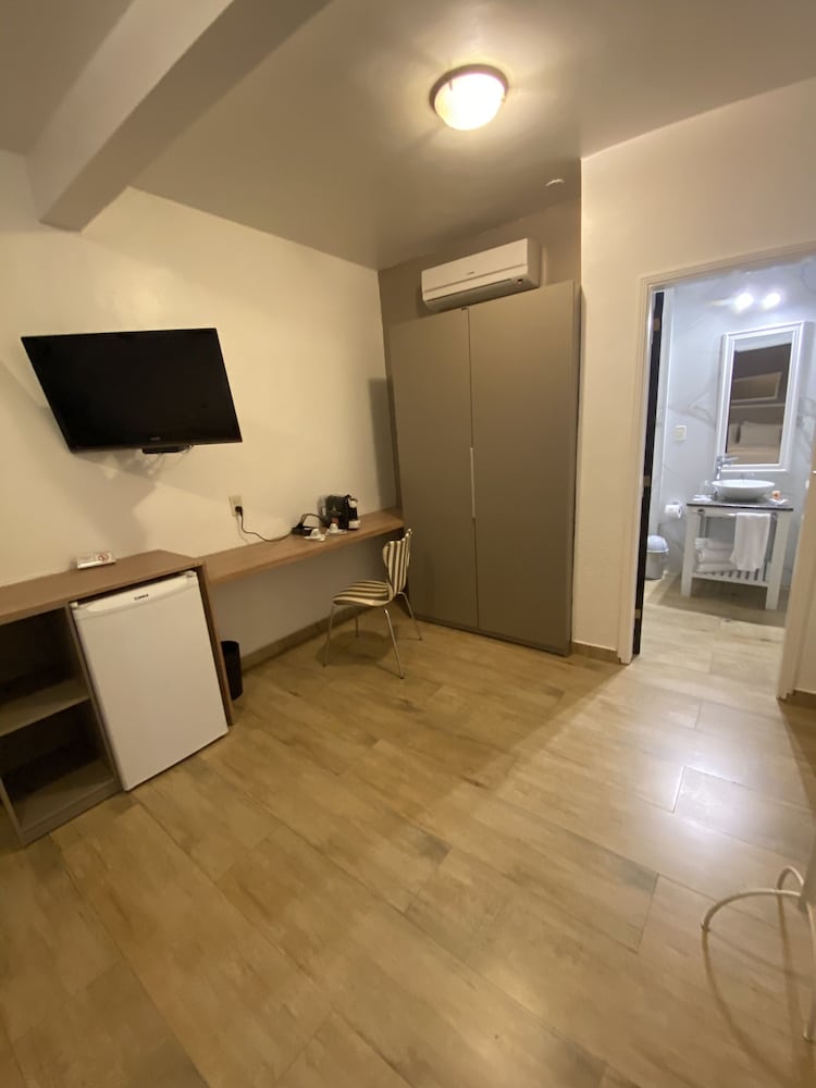 Standard Room photo 3