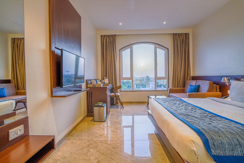 Winter Green River View Room photo 3