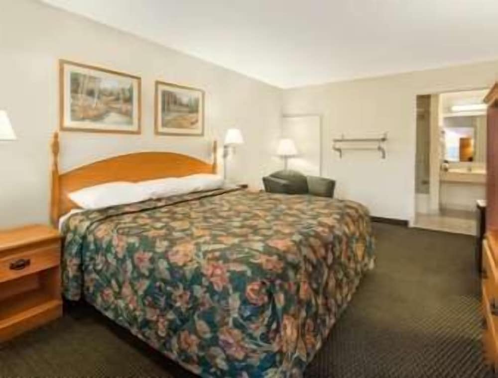 Room, 1 King Bed - Photo 1