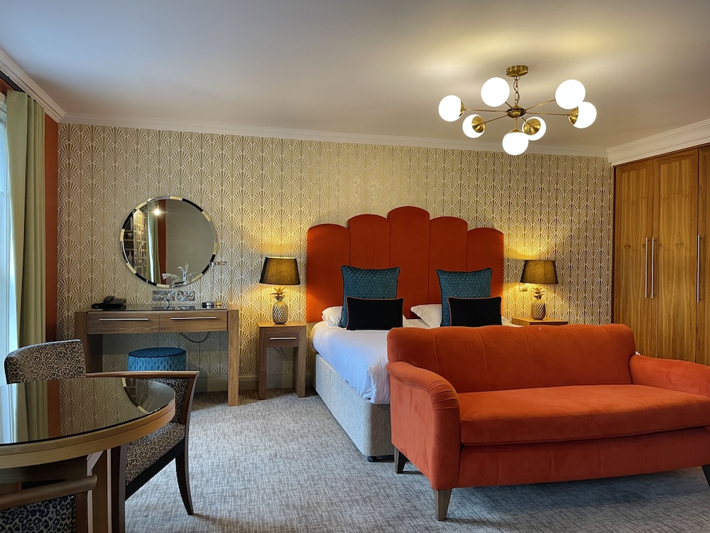 Boutique Suite - Photo 1