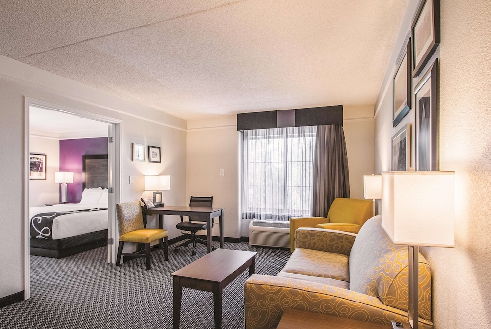 Suite, 1 King Bed, Non Smoking (Water View) photo 1