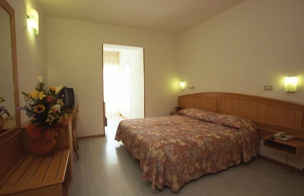 Double Room - Photo 4