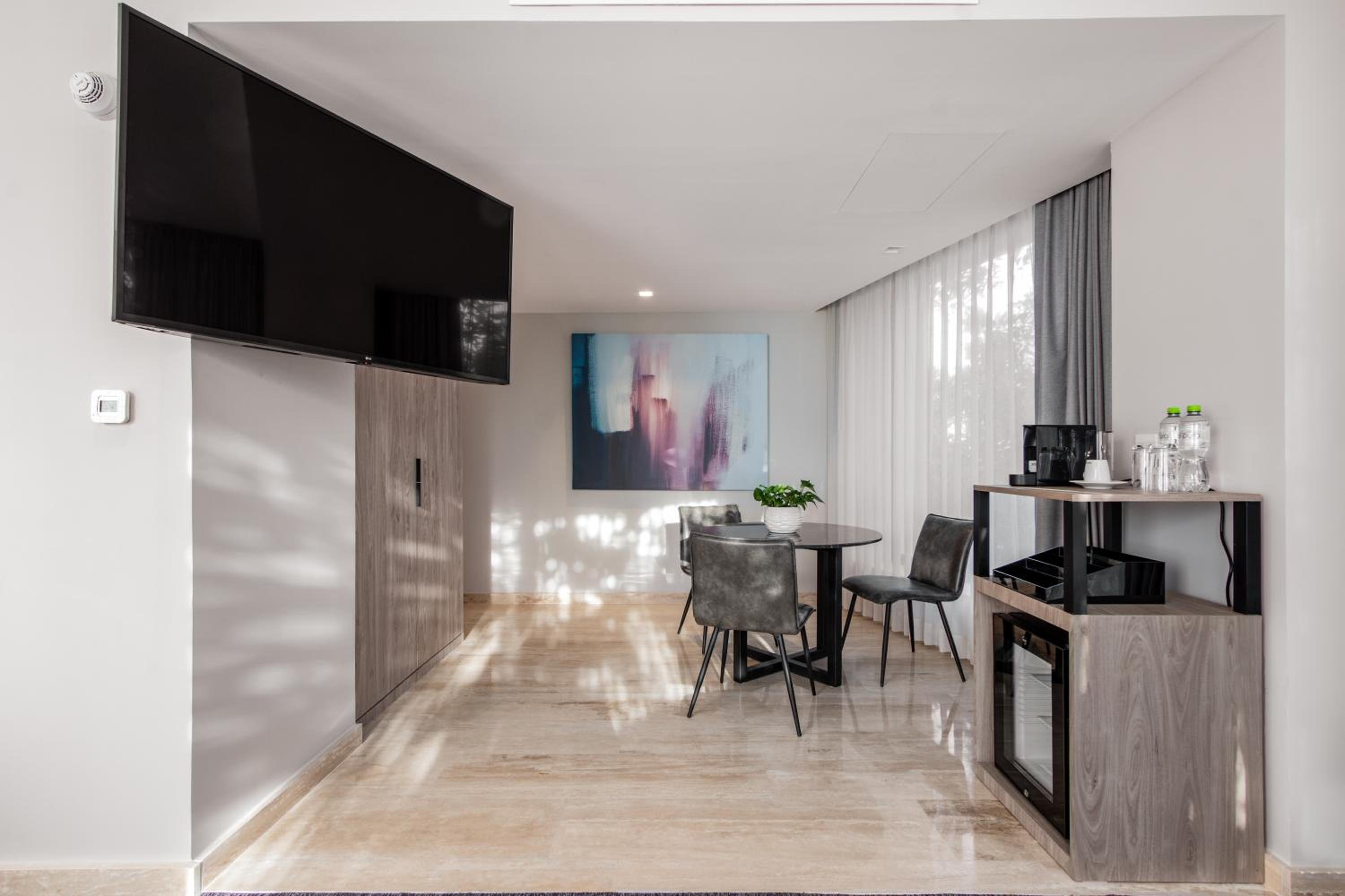 Suite with Terrace - Photo 3