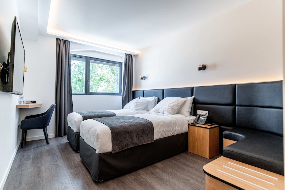 Classic Double or Twin Room - Photo 9