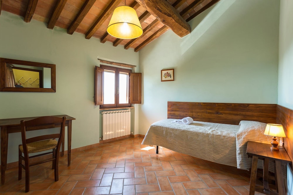 Classic Apartment, 2 Bedrooms, Kitchenette, Garden View photo 2