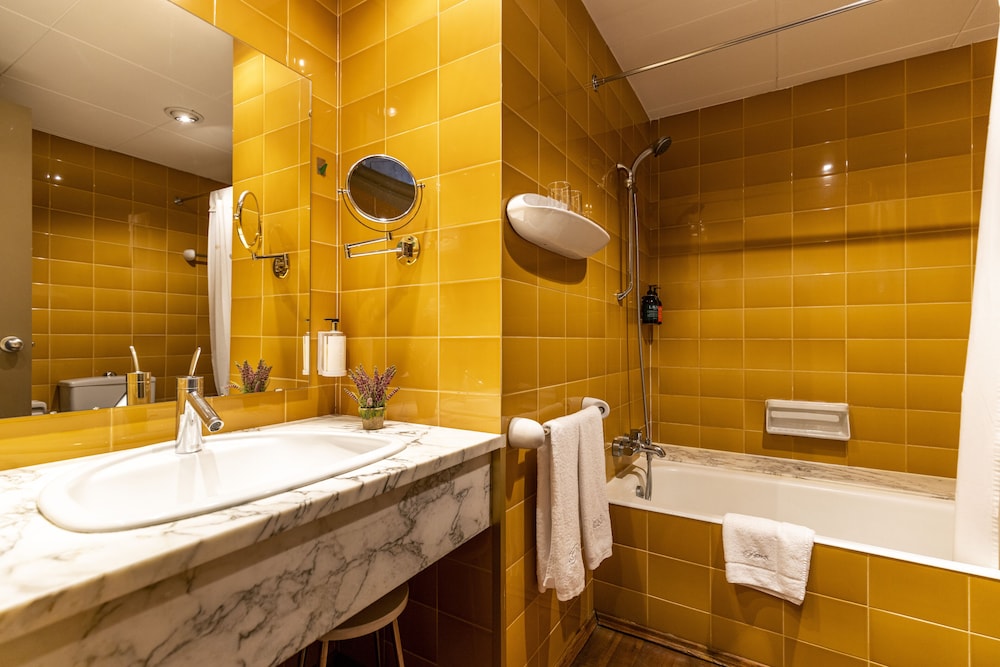 Double Room - Photo 9