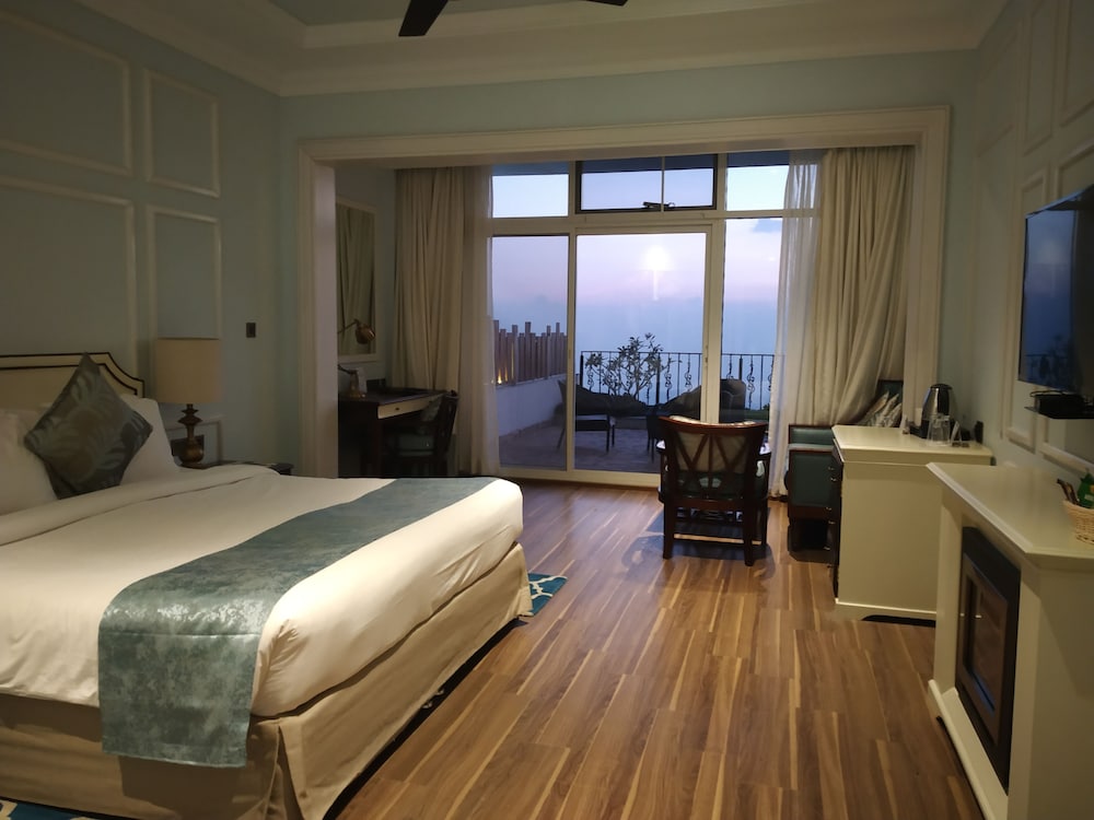 Moonlight Bliss room with Private Terrace & Mountain view