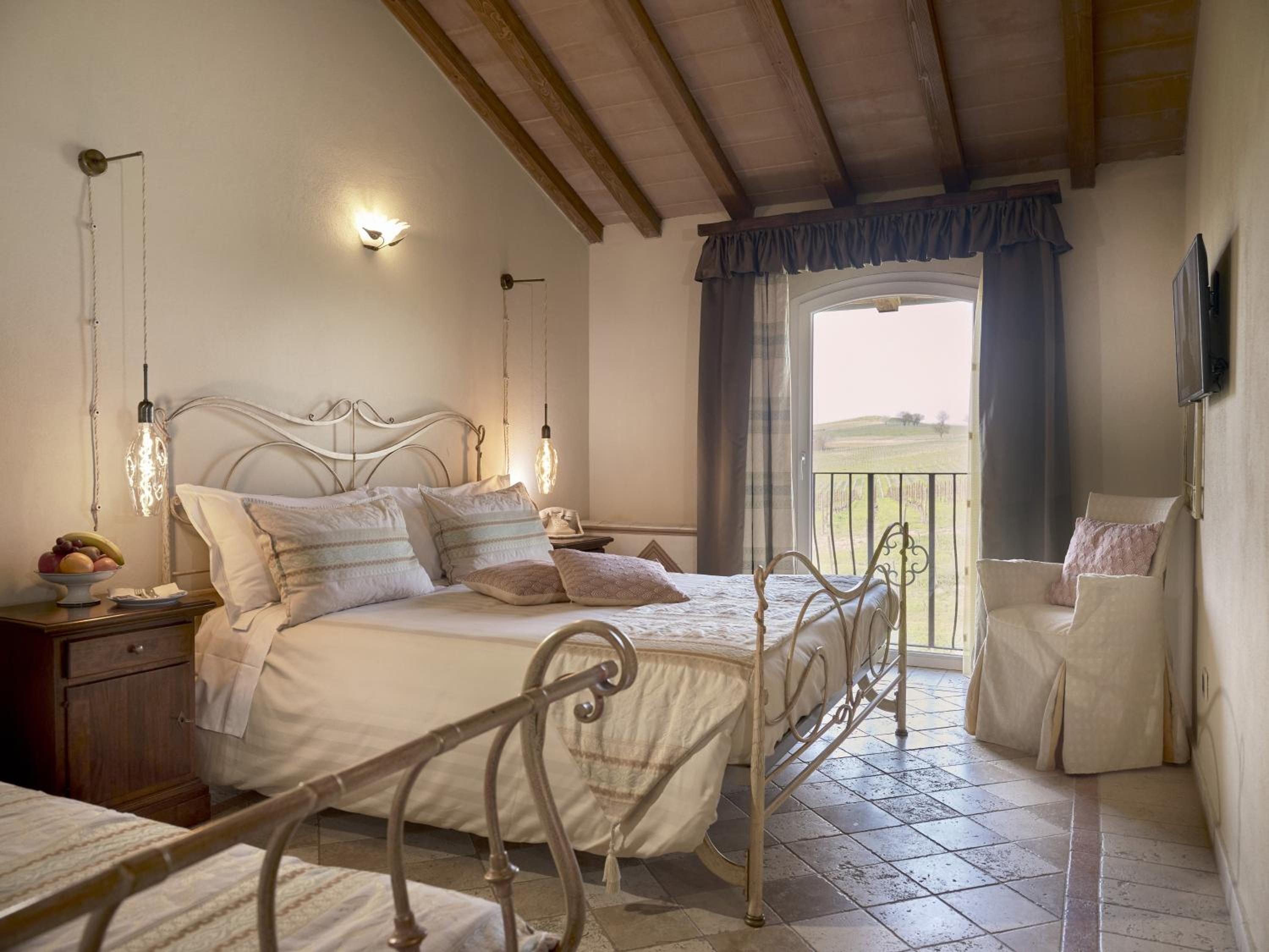 Superior Double or Twin Room - Photo 15