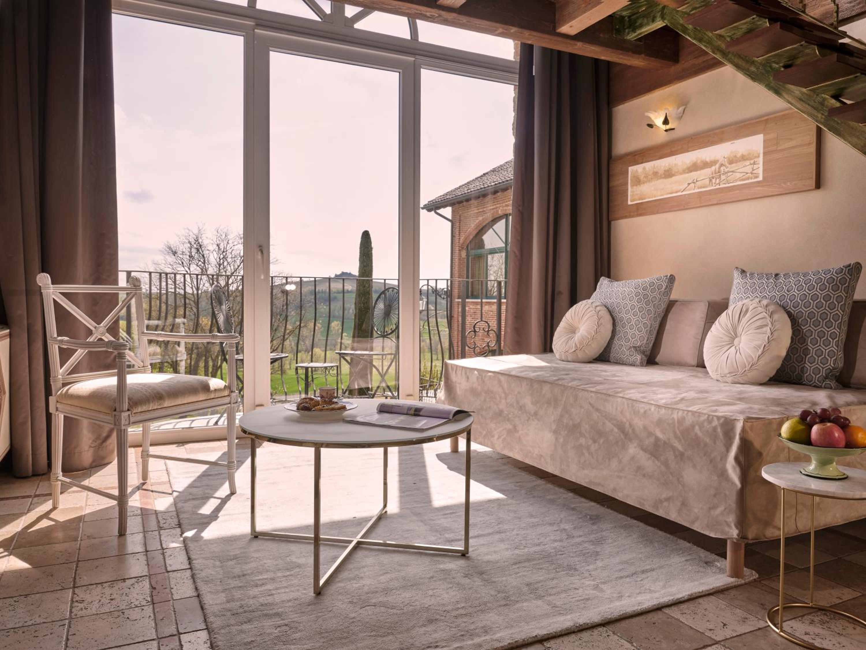 Junior Suite with Pool View - Photo 12