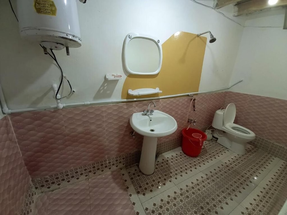 Standard Double Room - Photo 10
