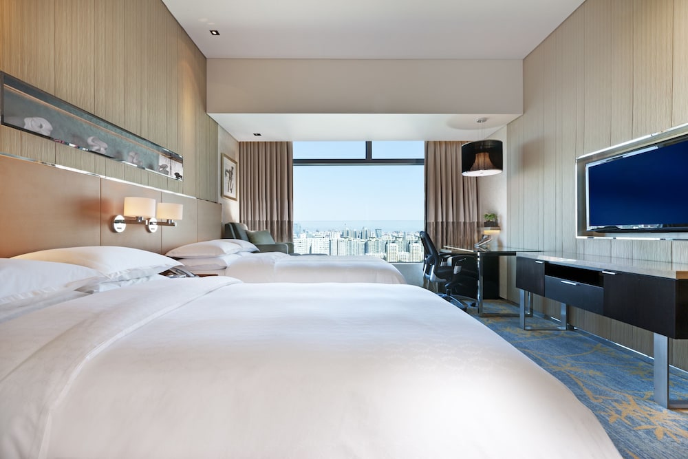 Club Room, 2 Twin Beds, City View - Photo 1