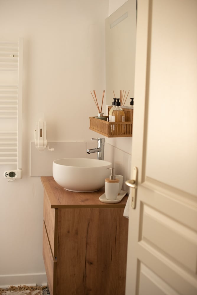 Standard Suite - Photo 3