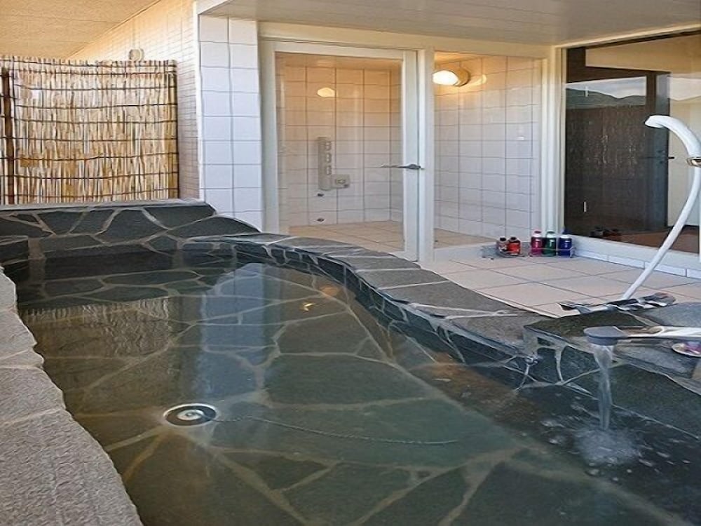Suite Room (Twin Beds And Tatami Area) photo 2
