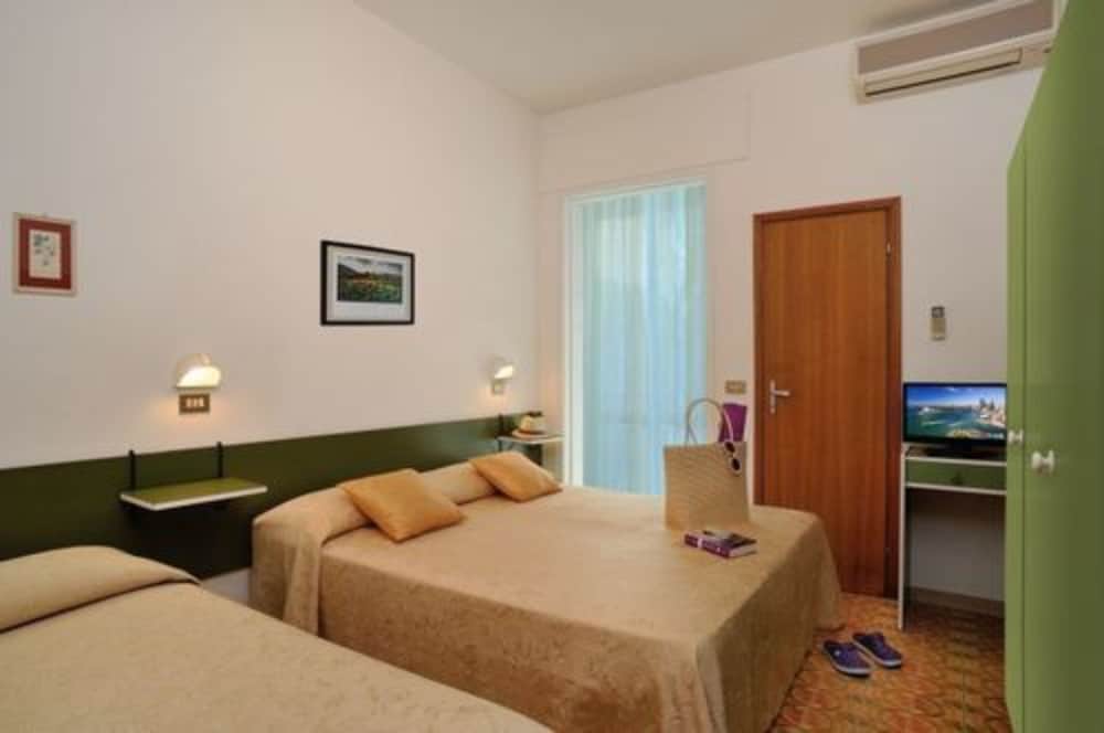 Standard Quadruple Room photo 1