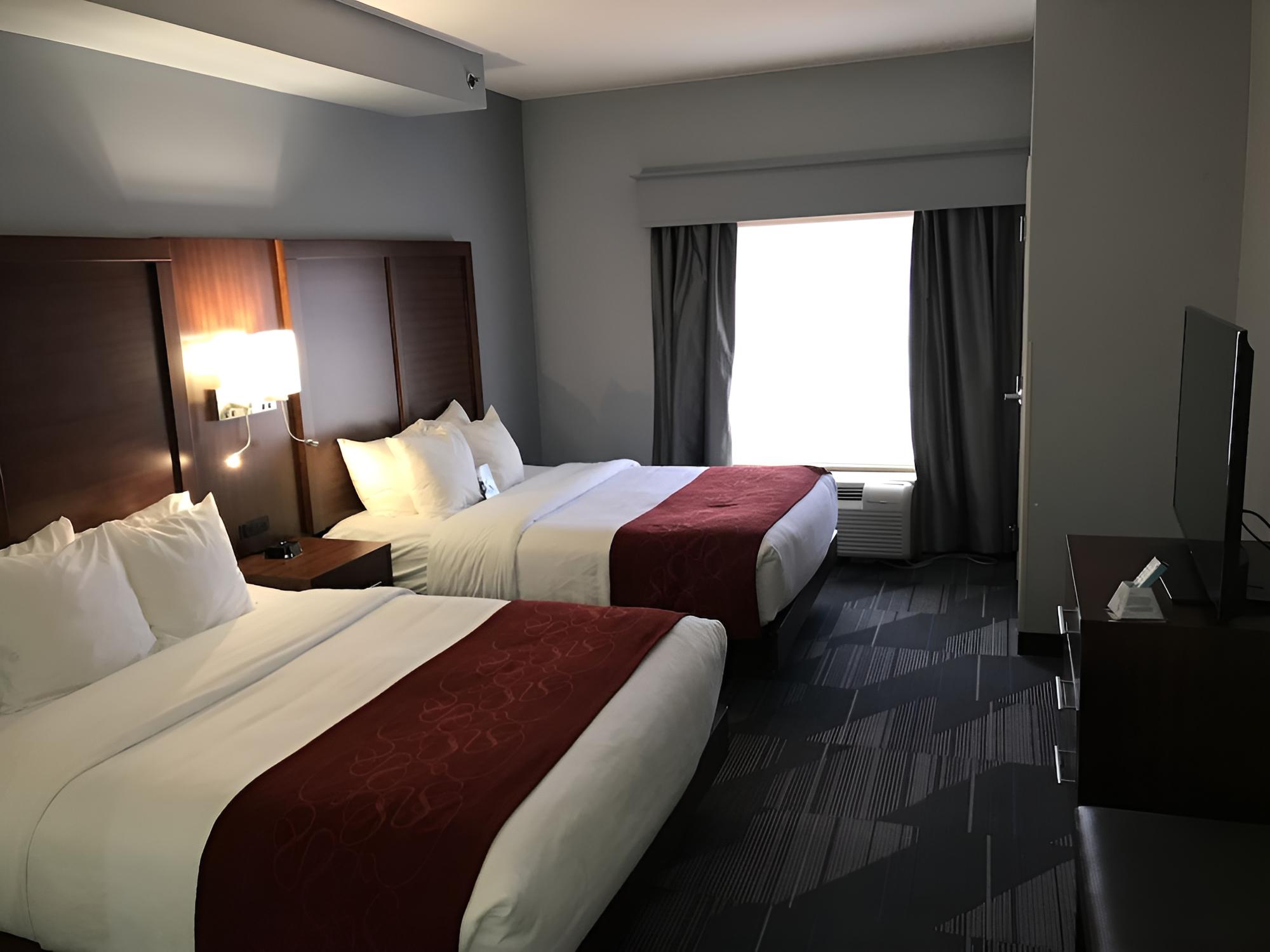 Suite, 2 Queen Beds - Photo 1