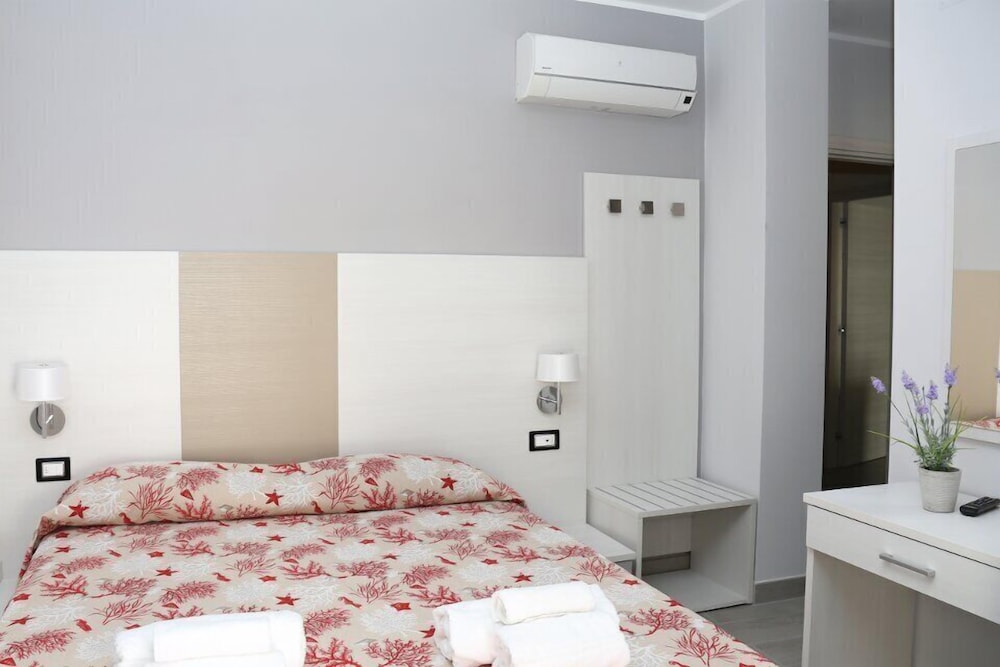 Classic Double Room, City View photo 3