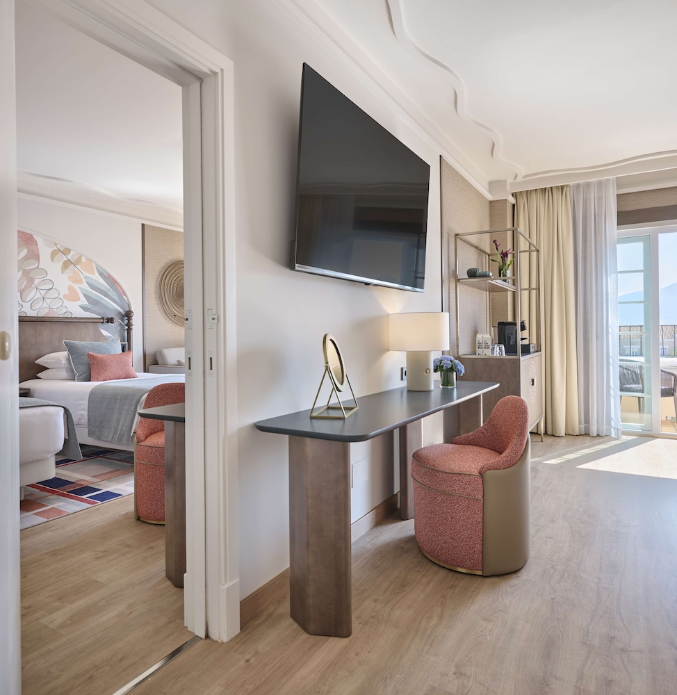 Family Room, Multiple Beds