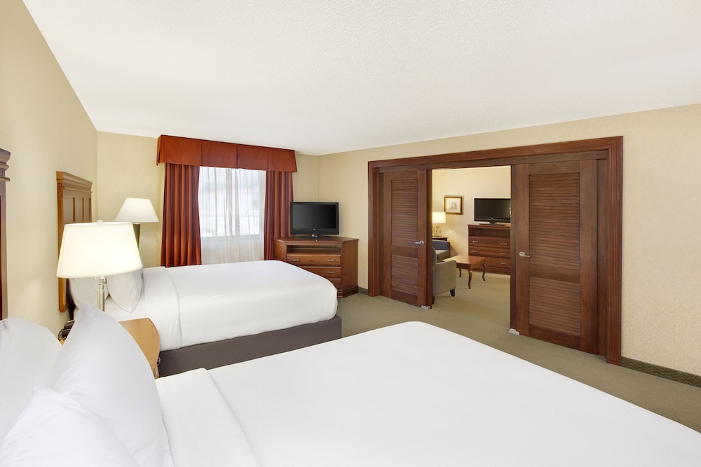 Suite, 2 Double Beds - Photo 3