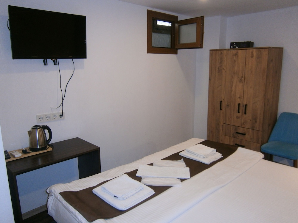 Economy Double or Twin Room photo 1